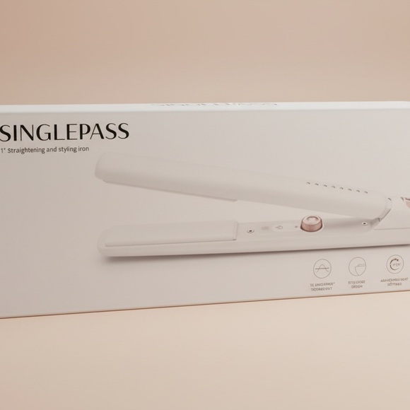 SinglePass Accessories - 🎄SinglePass Hair Styling Iron NWOT